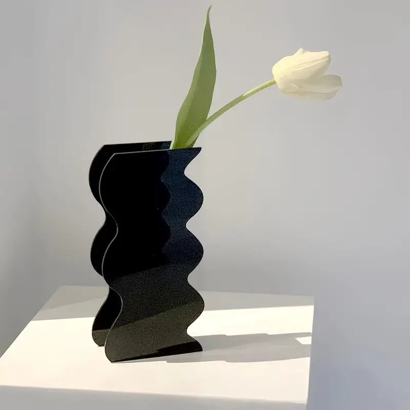 The Noir Wave Vase
