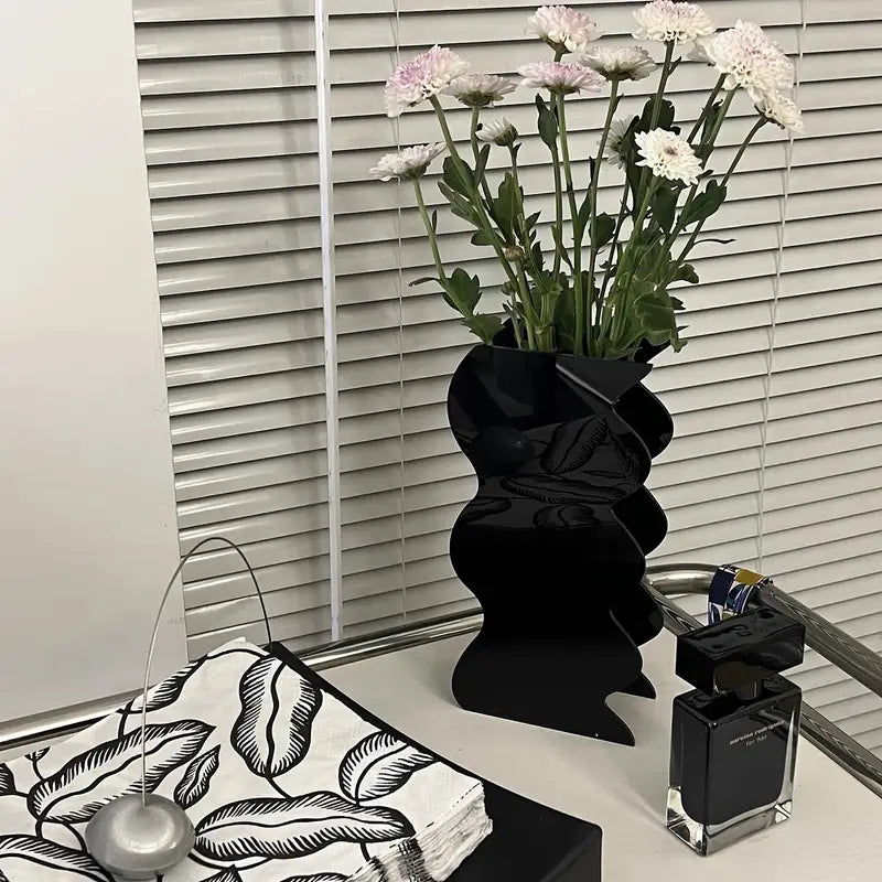 The Noir Wave Vase