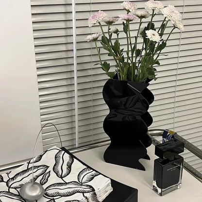 The Noir Wave Vase