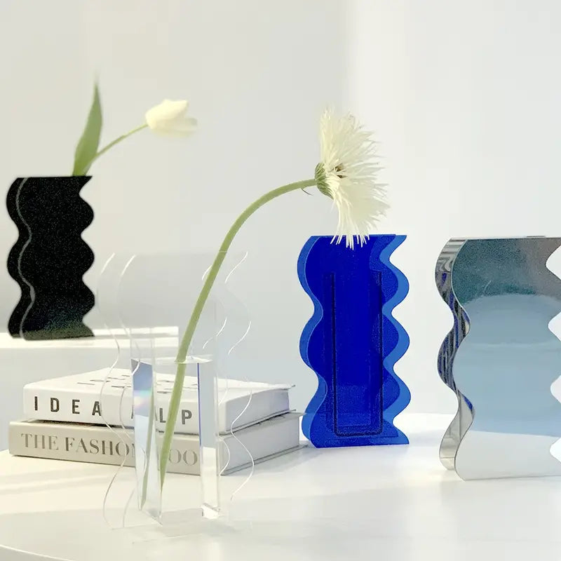 The Noir Wave Vase